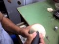 Abrir el huevo de ñandú sin dañarlo