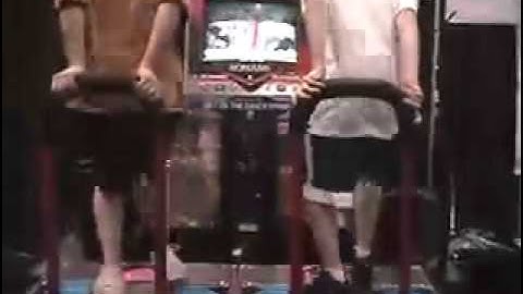 DDR: Digital Life 2004 Tournament: Reflex vs. Dyno - The Legend of Max (Shuffle)