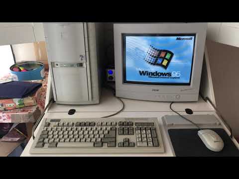 Old computer boot up Windows 95