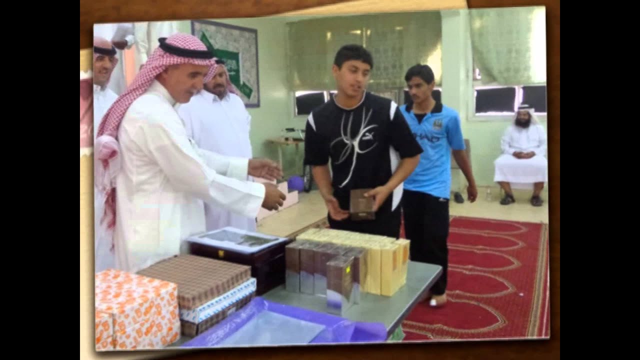 تخرج طلاب الصف الثالث من متوسطة دومة الجندل 1434 هـ