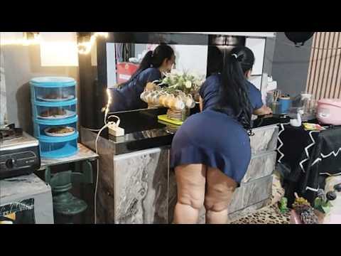 Bersih Bersih Dapur Dihari Sabtu Mengelap Meja Dan Rak Piring