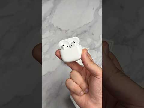 أول اير بودز تدعم العزل