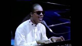Stevie Wonder - Love&#39;s In Need Of Love Today (Live)
