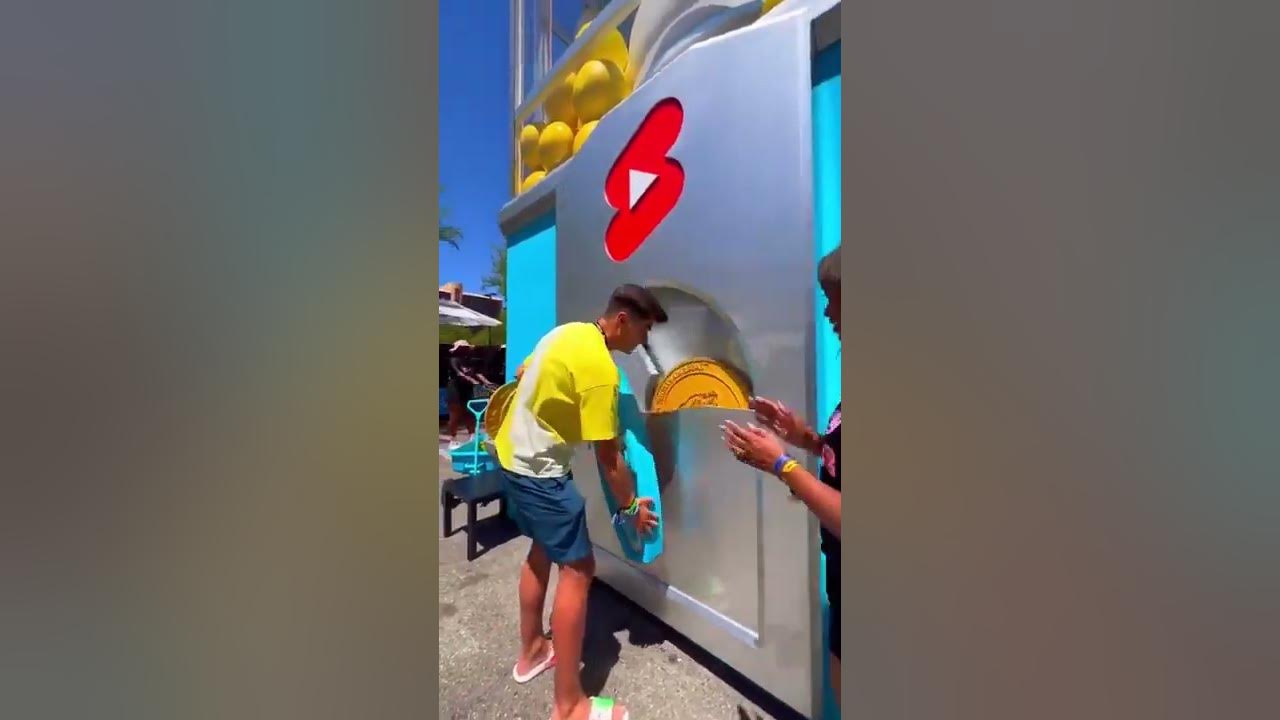 Mrbeast's 40 foot gumball machine at VidCon! shorts YouTube