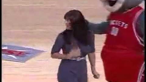 Rejected Marriage Proposal During NBA Game Halftime. Fail. :|