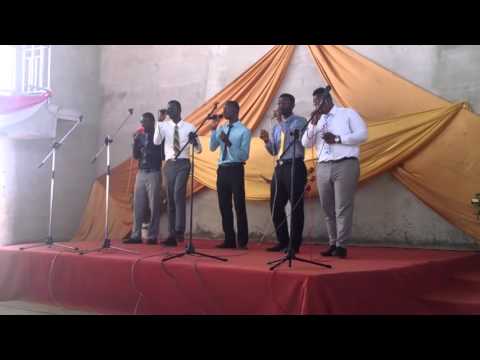 De Essence sings Stand Still