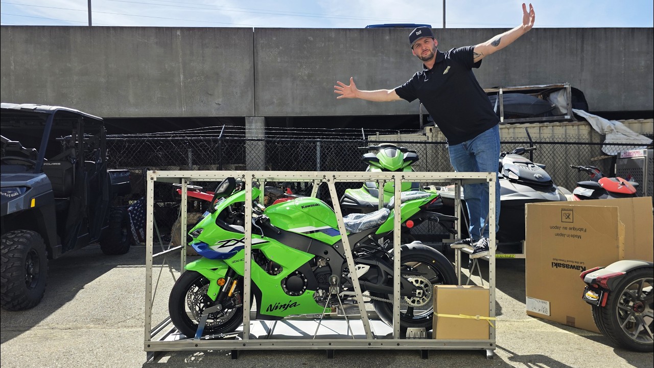 You're Not Supposed To See This… 2026 ZX10R In The Crate - YouTube
