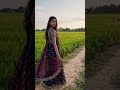 kya khet ke raste ja rahi hai dalte hue