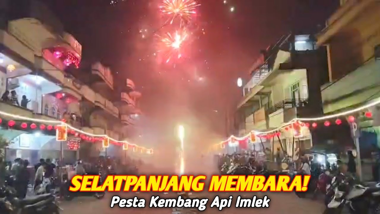 SPEKTAKULER! Pesta Kembang Api Imlek di Selatpanjang Diserbu Ribuan Warga!
