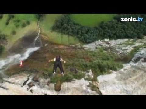 EXTREME BASE JUMPING