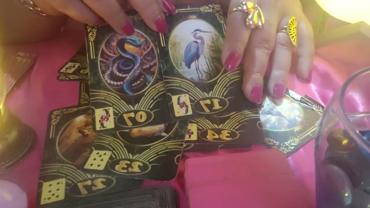 Se afaste dessa pessoa ..que só ver defeito na vida dos outros...cuidado com ela