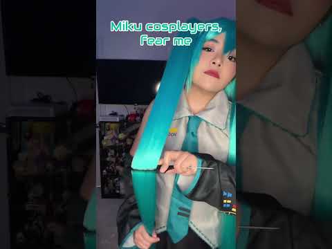This Is A Sign To Brush Your Wigs Hatsunemiku Hatsunemikucosplay Miku Cosplay Anime Weeb