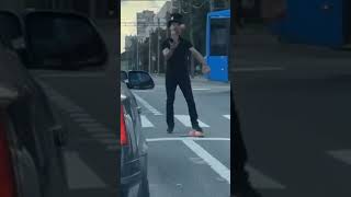 я уже ничему не удивляюсь, ибо живу в Питере / типичный Питер