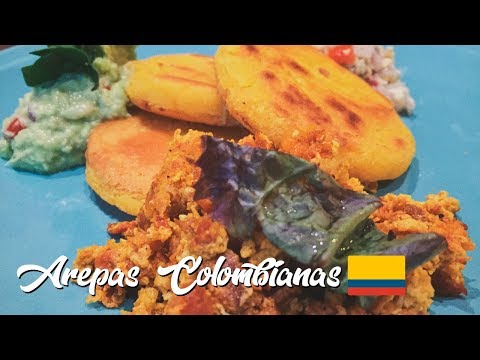 AREPAS COLOMBIANAS - Con su huevo perico y la rica salchicha de huacho.