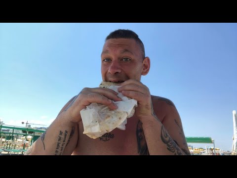 mega-eating-show-mukbang-ita-estremo-fatto-in-spiaggia-con-piadina-romagnola!!!!