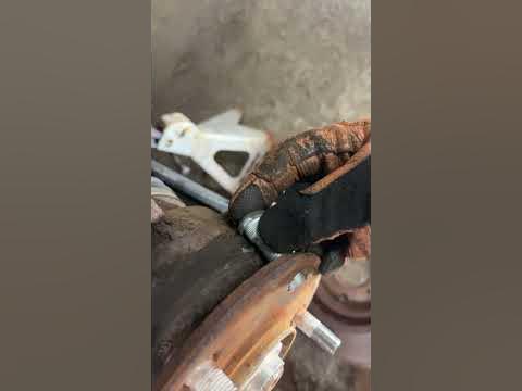 Honda Ridgeline wheel stud replacement - YouTube