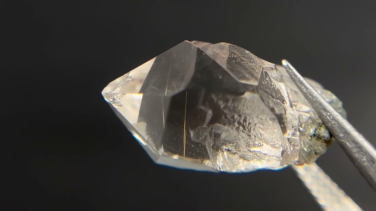 インド・マニハール産ウォータークリア水晶（ゴールドルチル入り） 3.0