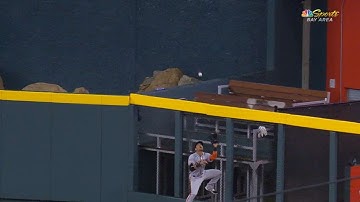 SF@ATL: Hernandez makes incredible grab at the wall