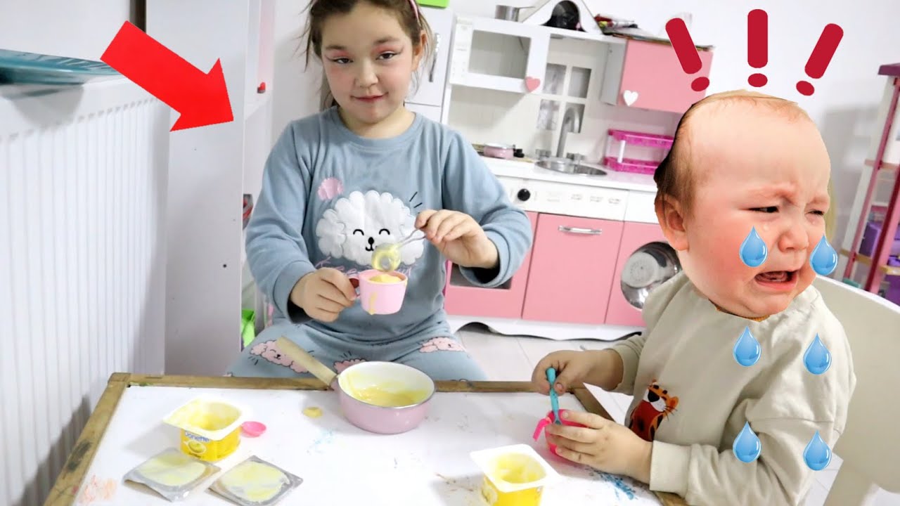 BUĞLEM KARDEŞİYLE MUZLU PUDİNG KAVGASI YAPIYOR VLOG !!