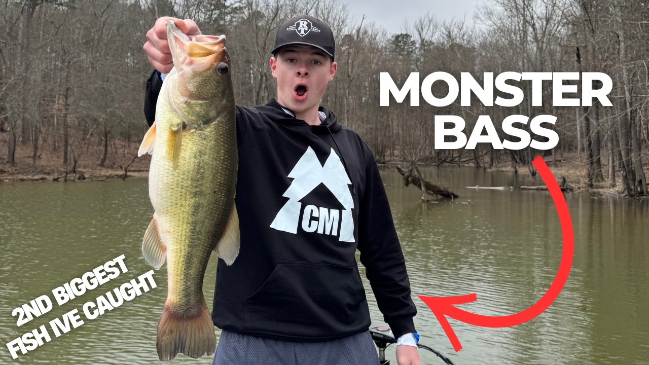 I Caught a MONSTER BASS | Kerr Lake Fishing 🎣