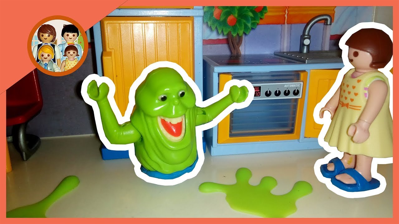 شبح في بيتنا 👿 _ يوميات عائلة احمد و زينة _ play mobil