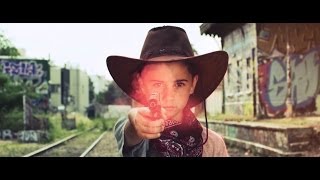 Video thumbnail of "Alexis and the Brainbow - A Young Gun [Official Video]"