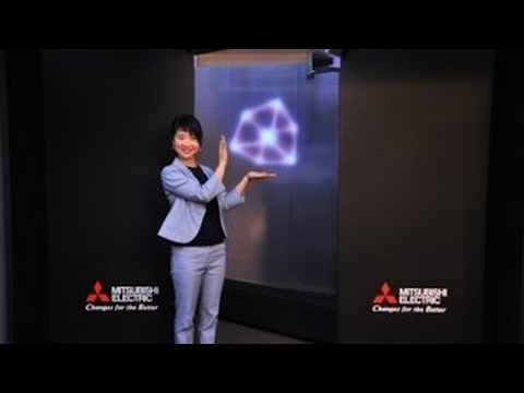 人が通り抜けられる大型「空中ディスプレイ」、三菱電機が開発