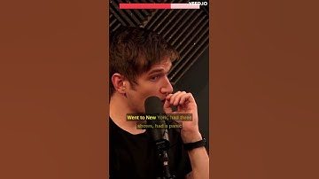 Thumbnail of Bo Burnham's Panic Attacks on Stage 😧🎤#shorts