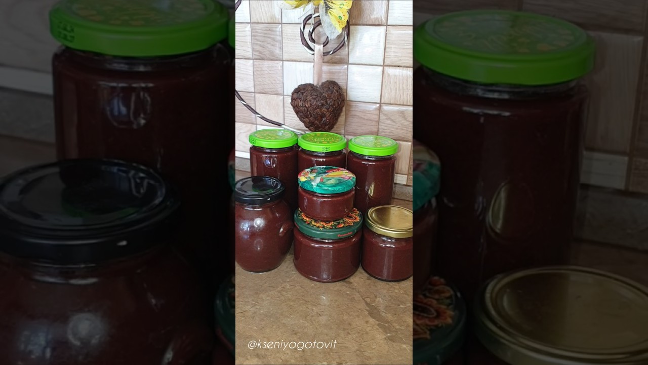 Сливовый соус. Сливовый  соус с чесноком  и зеленью. 