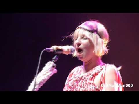 Sia Never Gonna Leave Me HD Live At Olympia Paris 18 May 2010