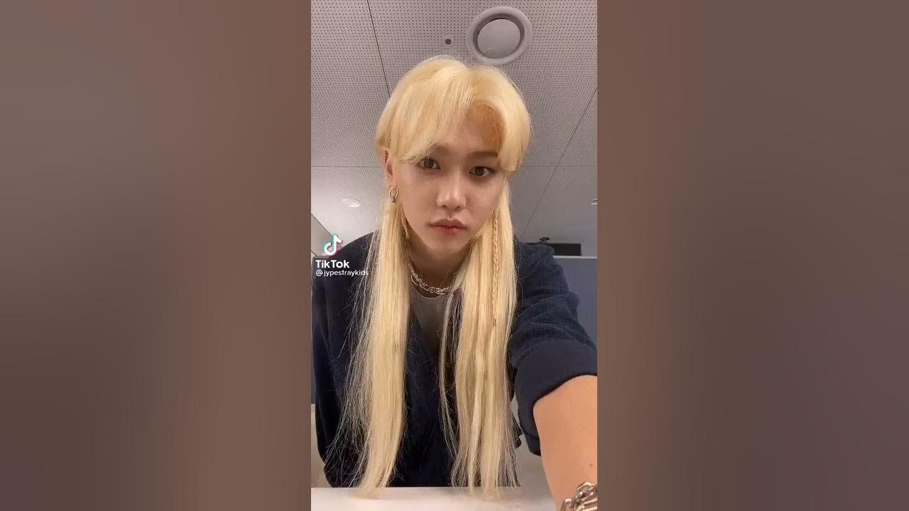 Felix dancing to "Let's groove"🙈 | StrayKids