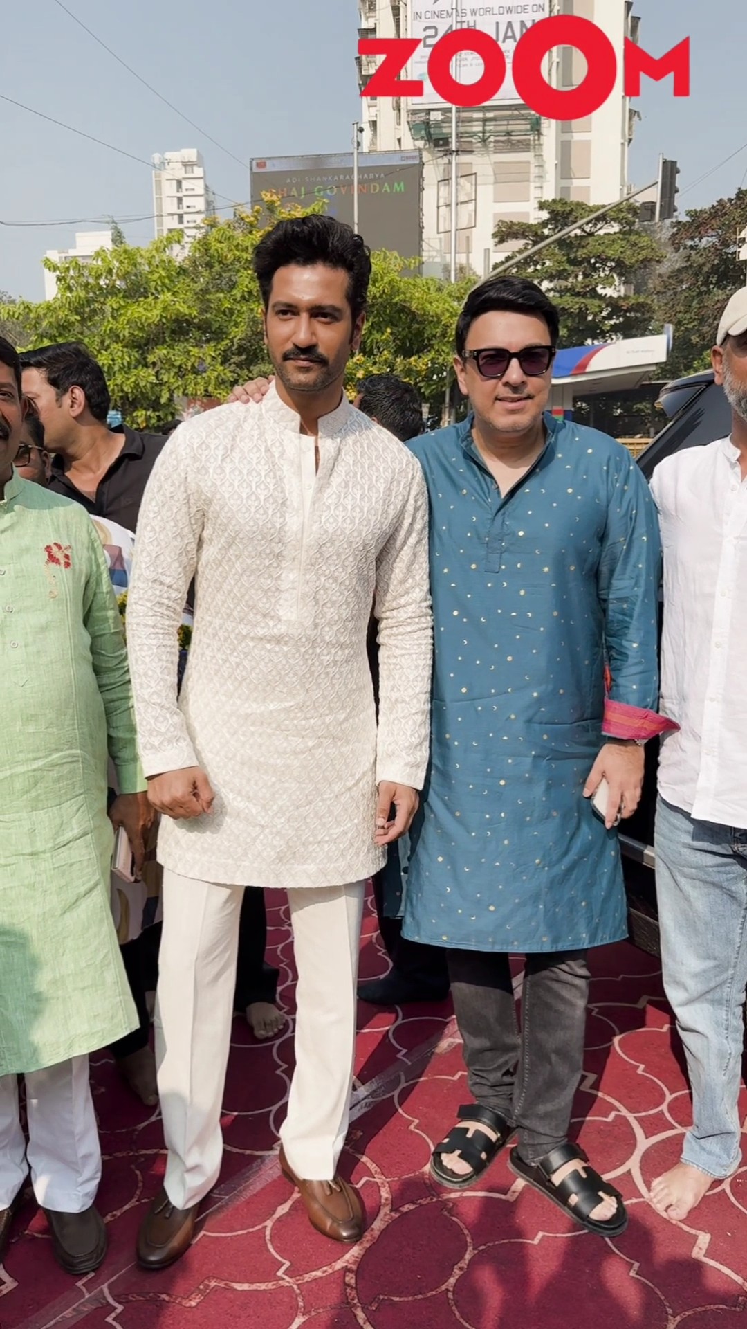 Vicky Kaushal \u0026 Dinesh Vijan Seek Blessings At Siddhivinayak Temple ? #vickykaushal #chhaava
