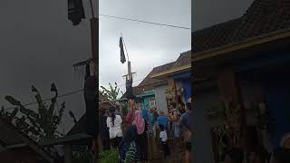 Download Lagu lomba panjat pinang ibu\ MP3