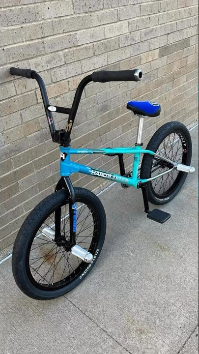 Bike: Haro Master      Owner: @cwhite107 #flatland #bmx