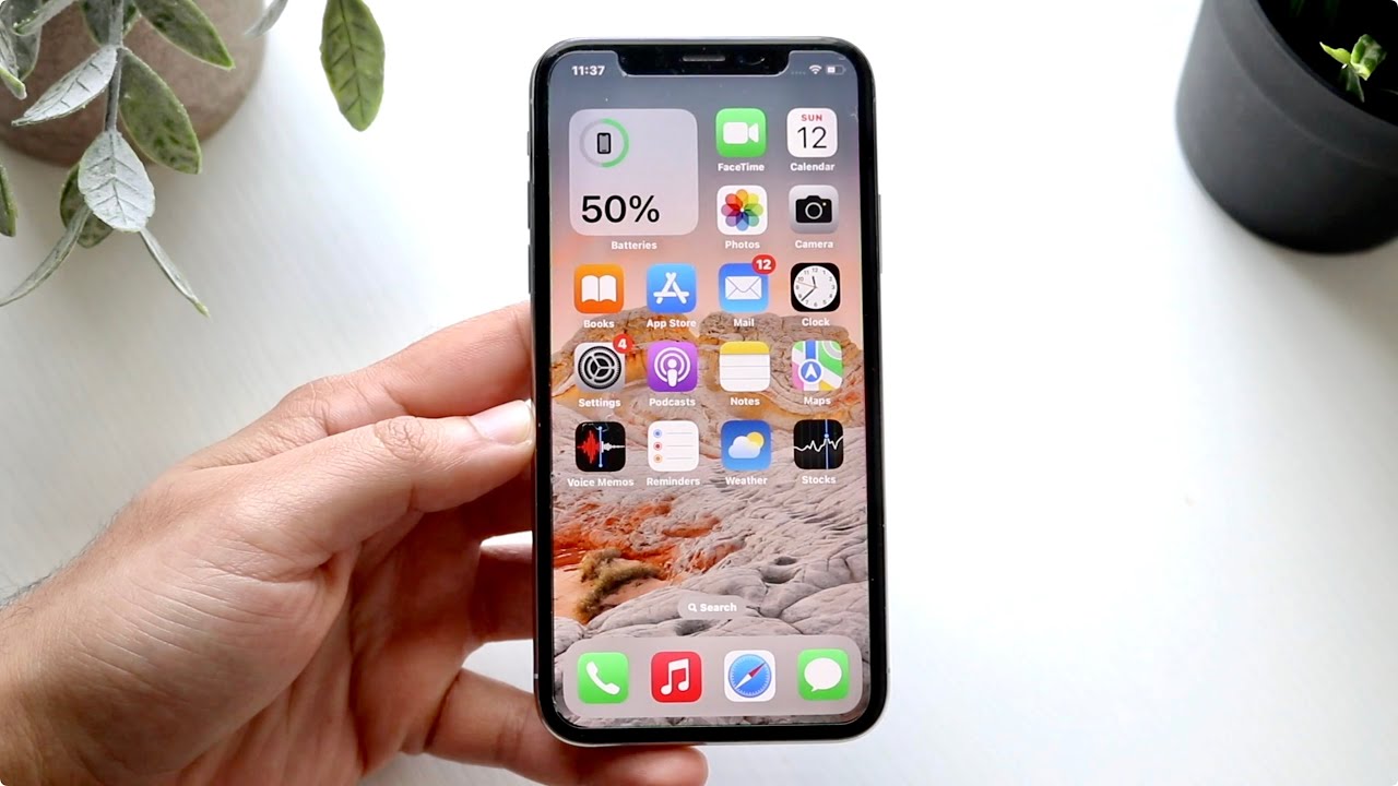 iOS 16 Ruined The iPhone X - YouTube