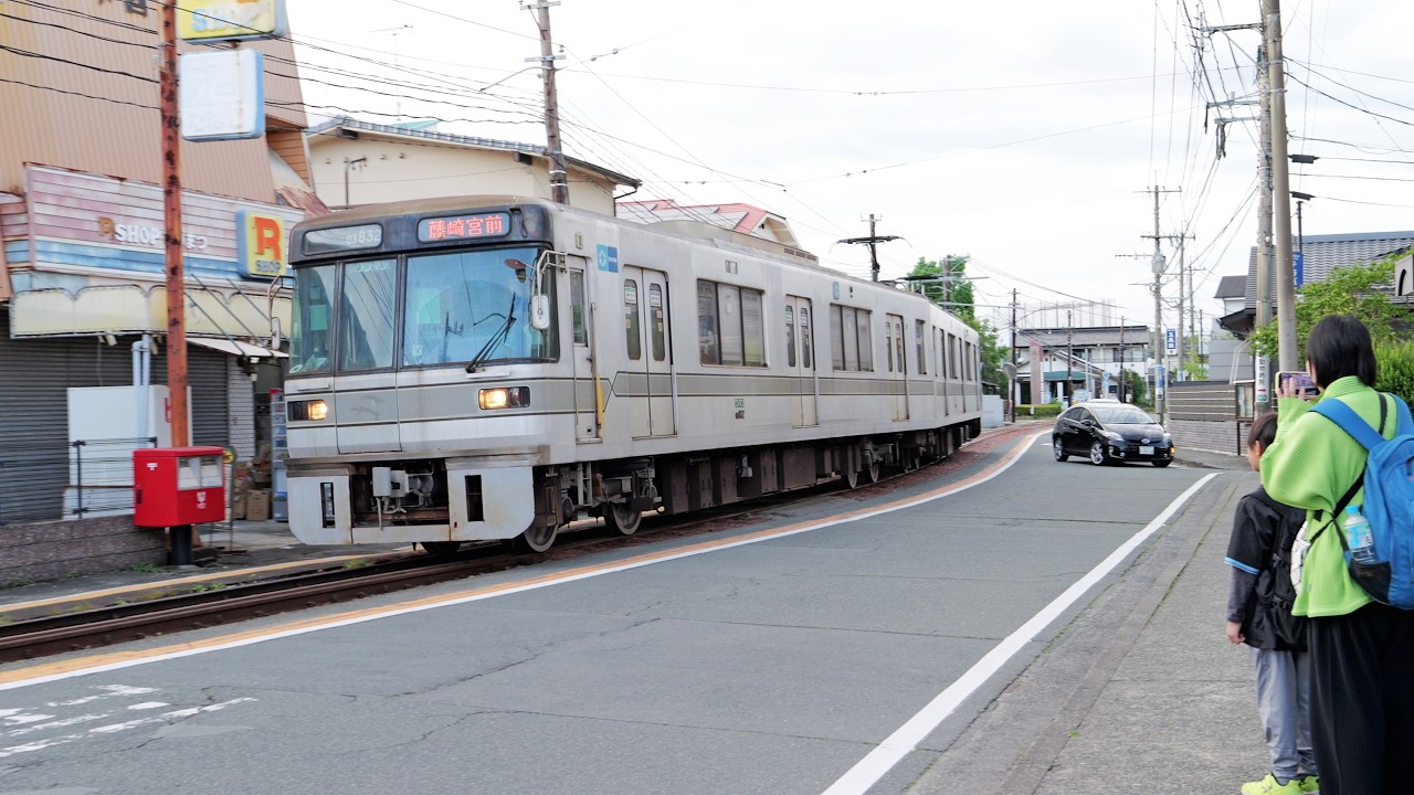 元東京メトロの車両が道を走る 熊本電鉄の併用軌道区間に行ってきた