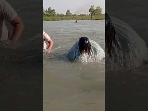 اباسین میں نہانا