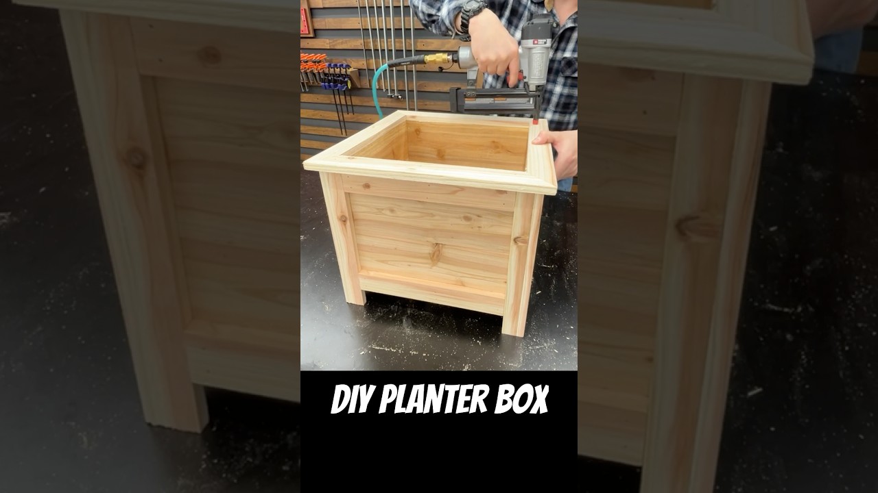 EASY Planter Box Build #woodworking #easy #diy #howtomake #wood #garden #gardening #build #plants
