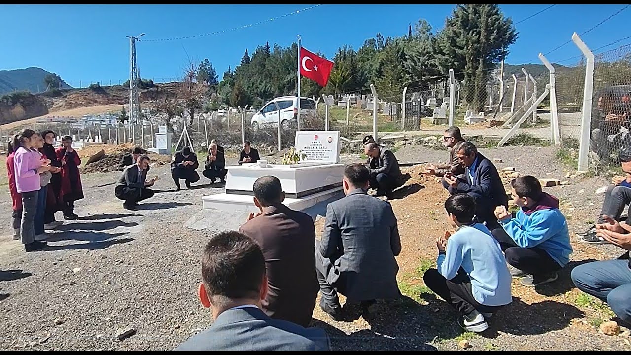 Kahramanmaraş Onikişubat Döngele Şehit Hüseyin Çam İmam Hatip Ortaokulu'nun Şehitleri anma programı.