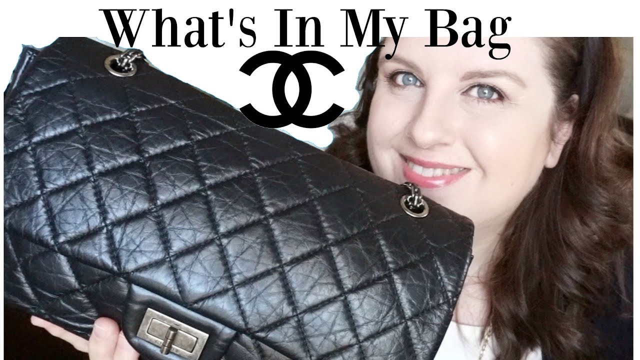 What's In My Bag?  Chanel Reissue 