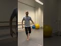 Proprioception de cheville avec ballon Pilates (1)