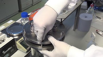 01 Microbial Bioreactor: Head Plate Attachment