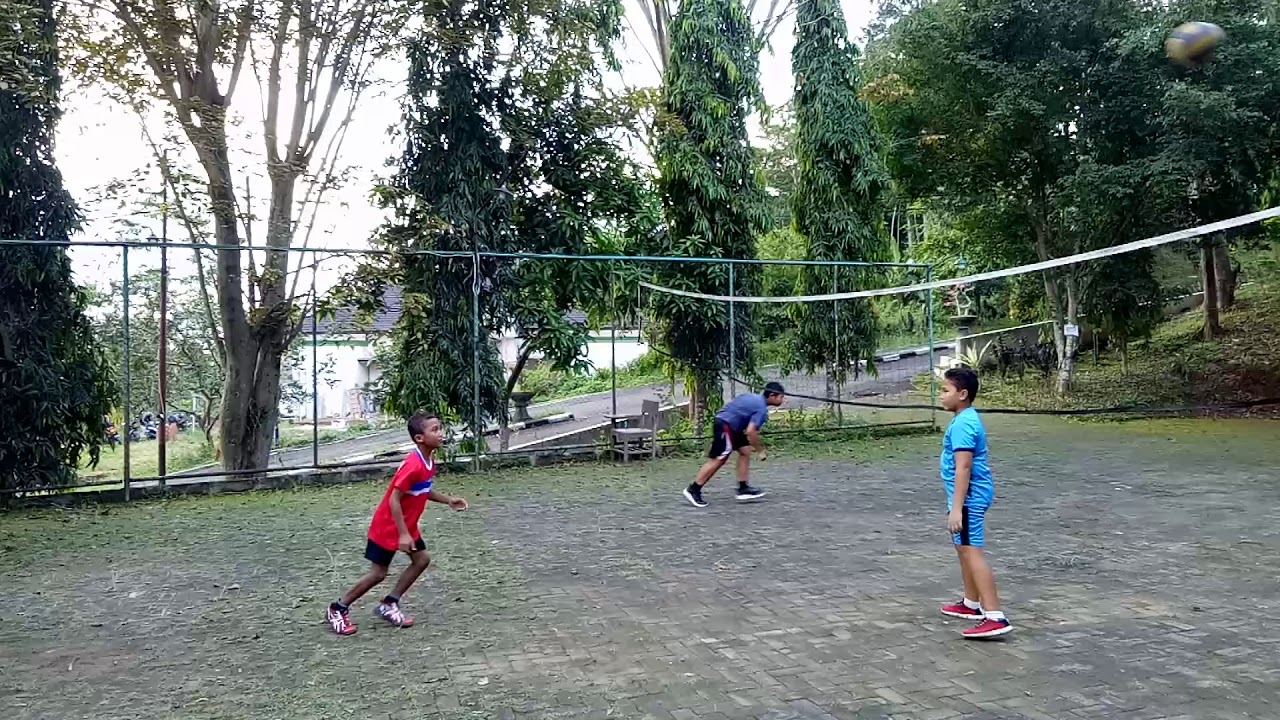 Latihan dasar usia dini bola voli - YouTube