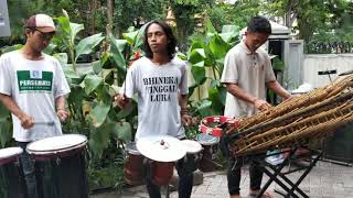 Musisi Angklung Jalanan - Gede Roso
