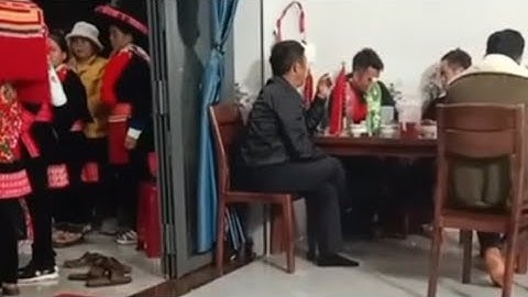 Người dao đỏ đám cưới thổi kèn rước dâu