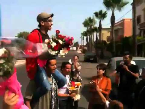 اطلاق سراح حمزة اهدي من اصلاحية عكاشة رغم السجن و التنكيل و التعتيم لن تسكتوا أفواهنا حمزة هدي يغني لكم عيشي حرة يا بلادي 18 07 2012