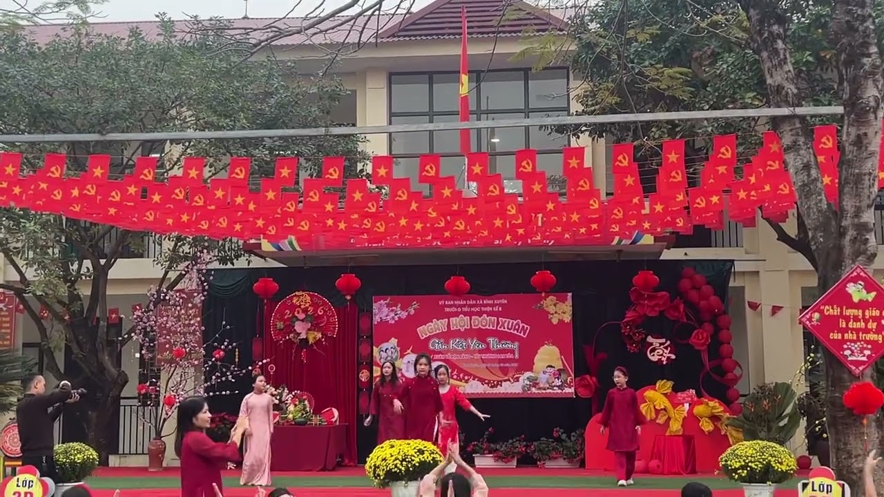 Ngày tết trường em