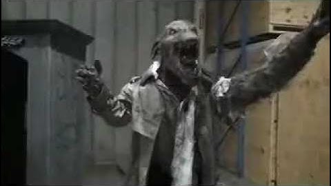 HAUNTEDPROPS.COM  Man SkeleBlaster