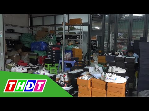 Video Phát hiện hơn 1.900 túi xách, giày dép Louis Vuitton,... - youtube