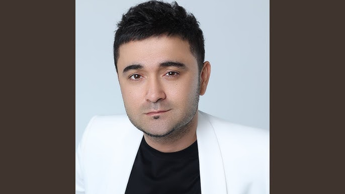 Men tranzitning uy qurilishi porno suratiga qaradim